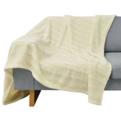 Couverture Et Housse De Coussin 3 Pièces Fausse Fourrure Crème 12 Couverture Et Housse De Coussin 3 Pièces Fausse Fourrure Crème -Lit Magique Soldes Magasin couverture et housse de coussin 3 pieces fausse fourrure creme 8718475513261 1352700