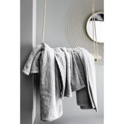 TODAY Plaid Mousse Winter Spirit Cloud - 125 X 150 Cm -Lit Magique Soldes Magasin today plaid mousse winter spirit cloud 125 x 150 cm 3574641039738 564991